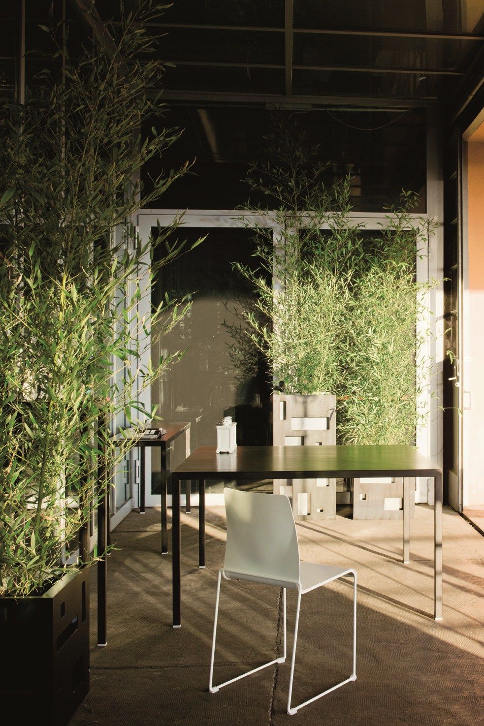 Металлический стул, штабелируемый, огнестойкий YDF Камилла ARCH-00132990 - Вид №5