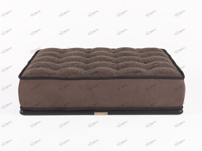 ETRO Home Interiors Стеганый пуф, обитый тканью Woodstock E.wo2.213.d