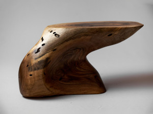 Низкий журнальный столик из грецкого ореха