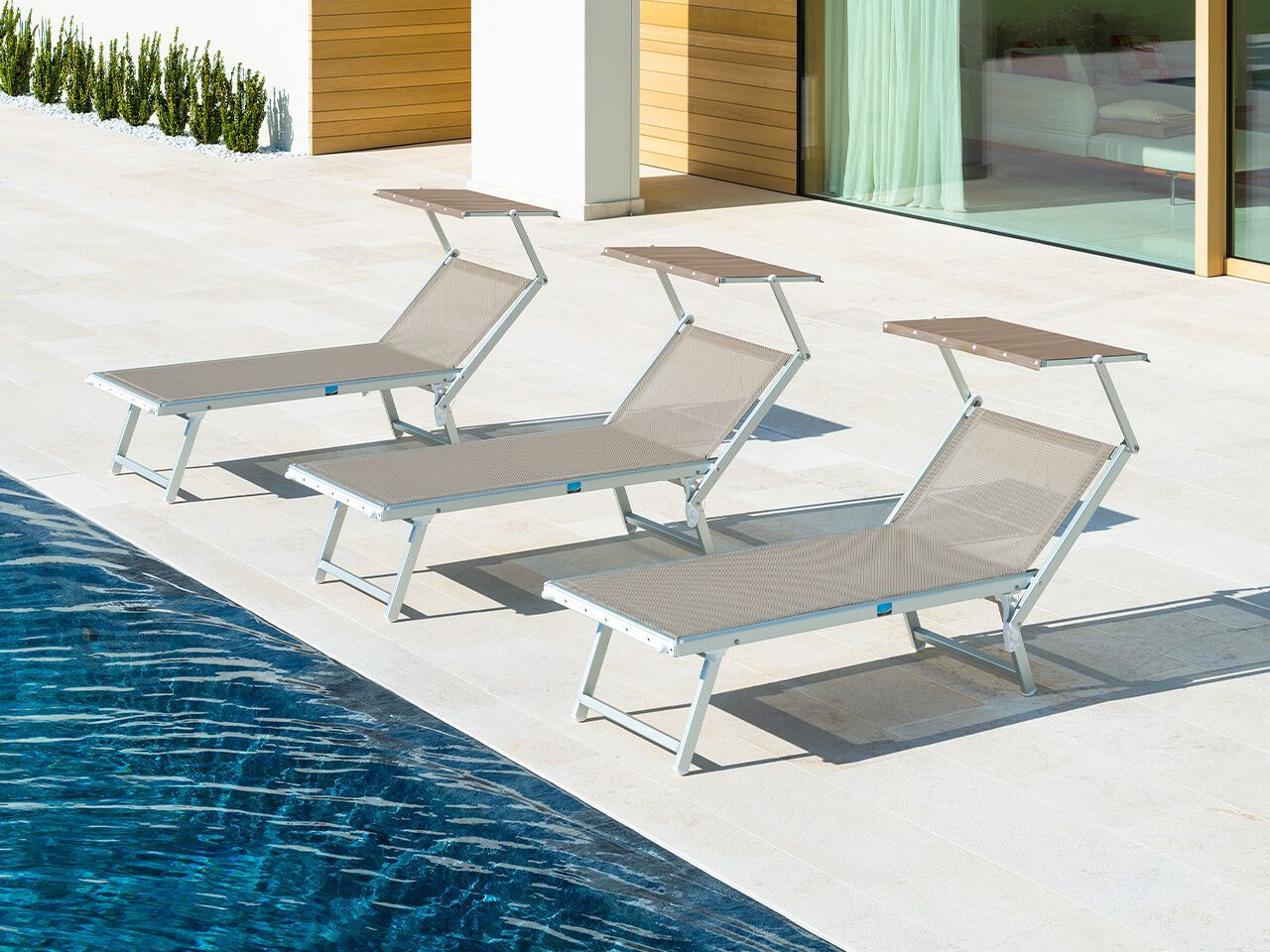 Анодированный алюминиевый откидной садовый шезлонг Crema Outdoor ULISSE ARCH-00101662