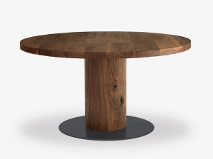 Круглый стол из массива дерева