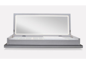 Деревянный туалетный столик