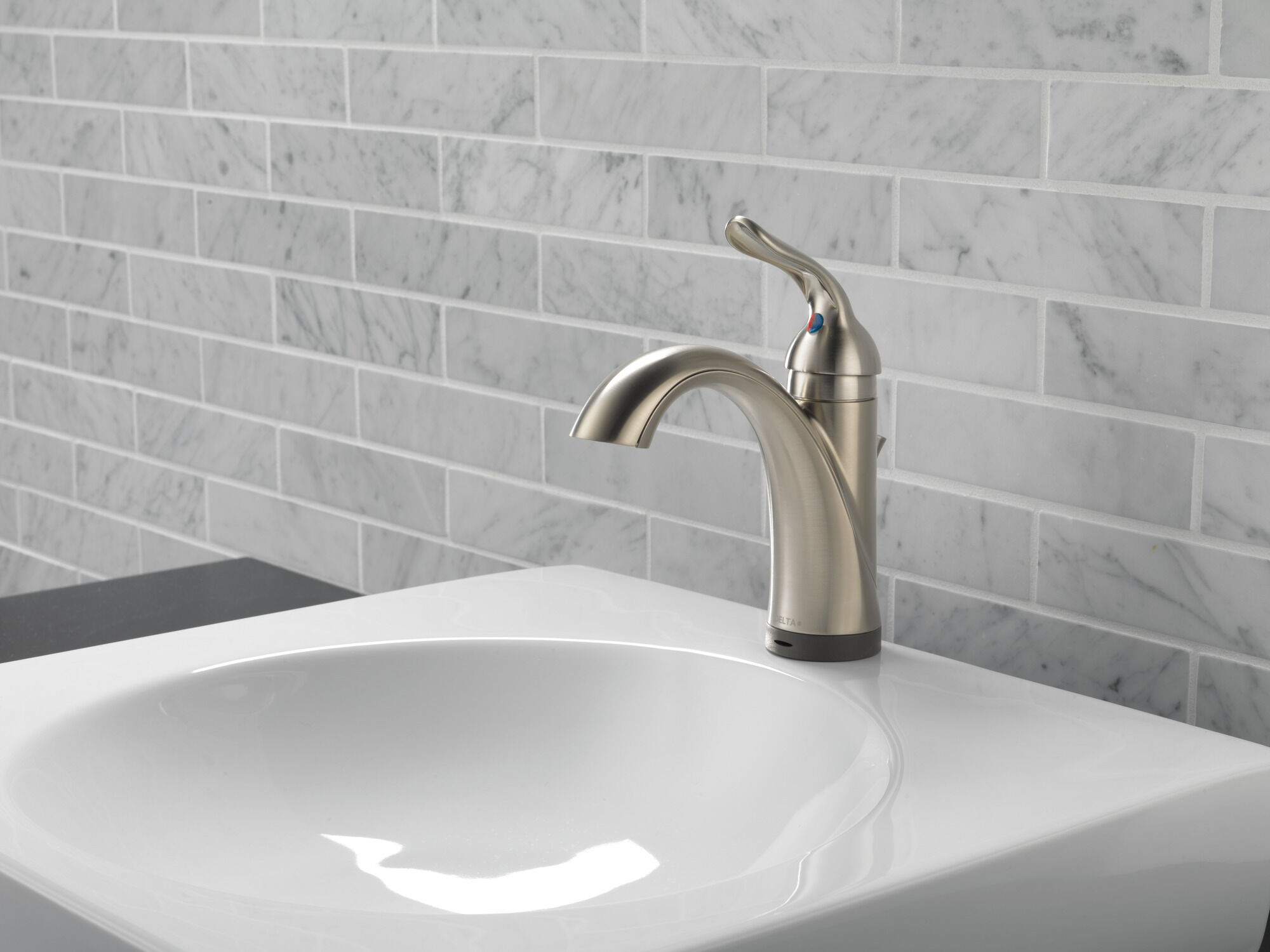 538T-SS-DST Смеситель для ванной с одной ручкой с технологией Touch2O.xt® Delta Faucet Lahara Нержавеющая сталь  - Вид №1