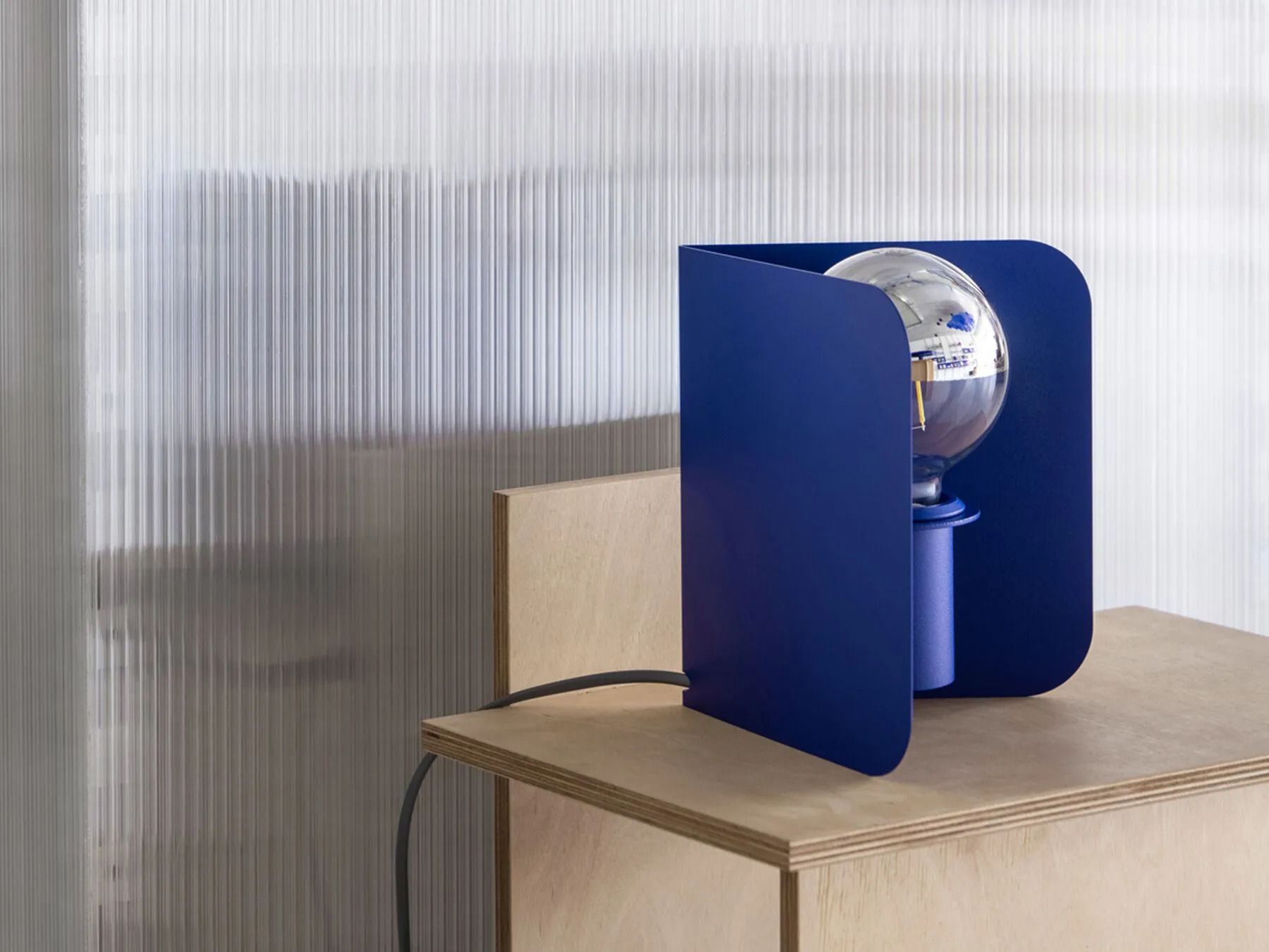 Стальная настольная лампа с порошковым покрытием +kouple Corner ARCH-00061883