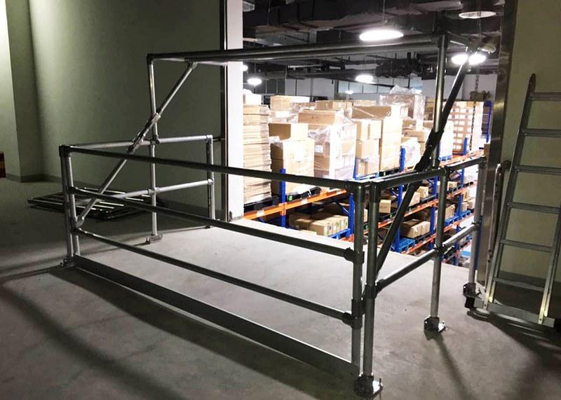 ArtSteel Подъемно-поворотная дверь из горячеоцинкованной или окрашенной в желтый цвет стали Palletgate Sgpgtybgv Santreyd  - Вид №4
