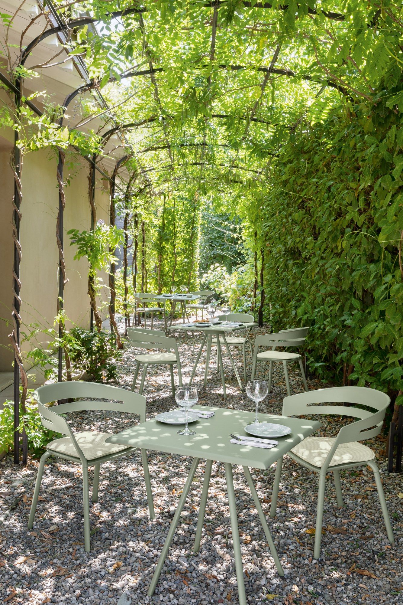 Алюминиевый штабелируемый садовый стул с подлокотниками FAST Ria ARCH-00113356 - Вид №7