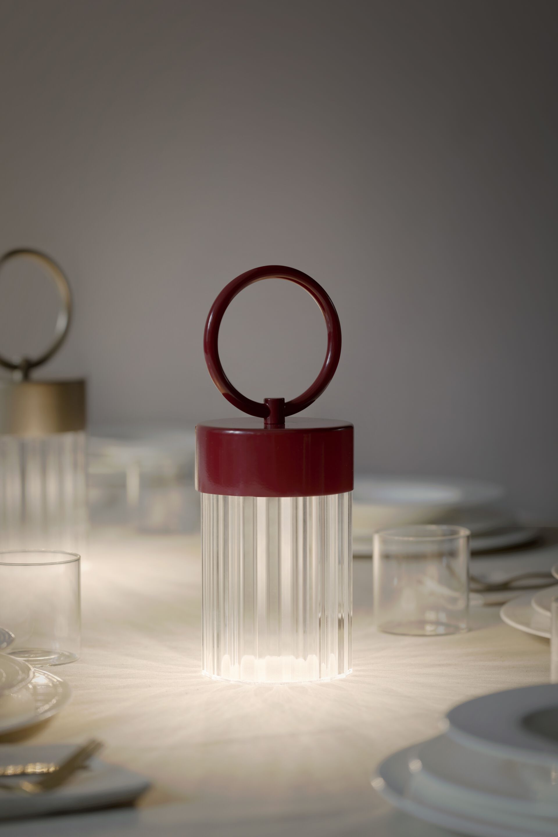 Светодиодная настольная лампа из плексигласа® с USB-зарядкой Contardi CLARETTA ARCH-00101103 - Вид №9