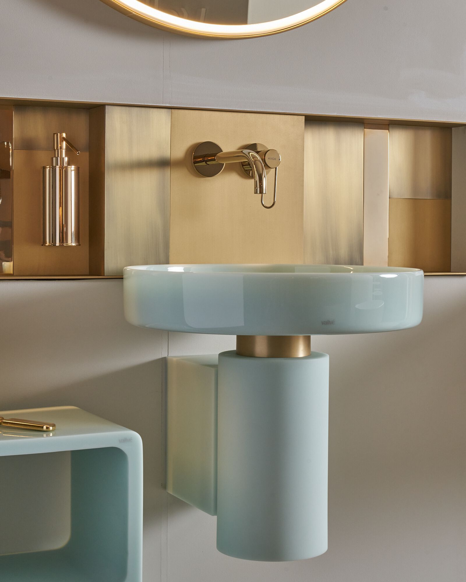 Круглый подвесной умывальник из смолы Vallvé NILO ARCH-00088540 - Вид №9