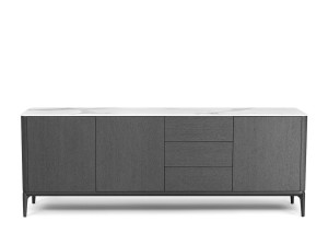 Деревянный шкаф с распашными дверями