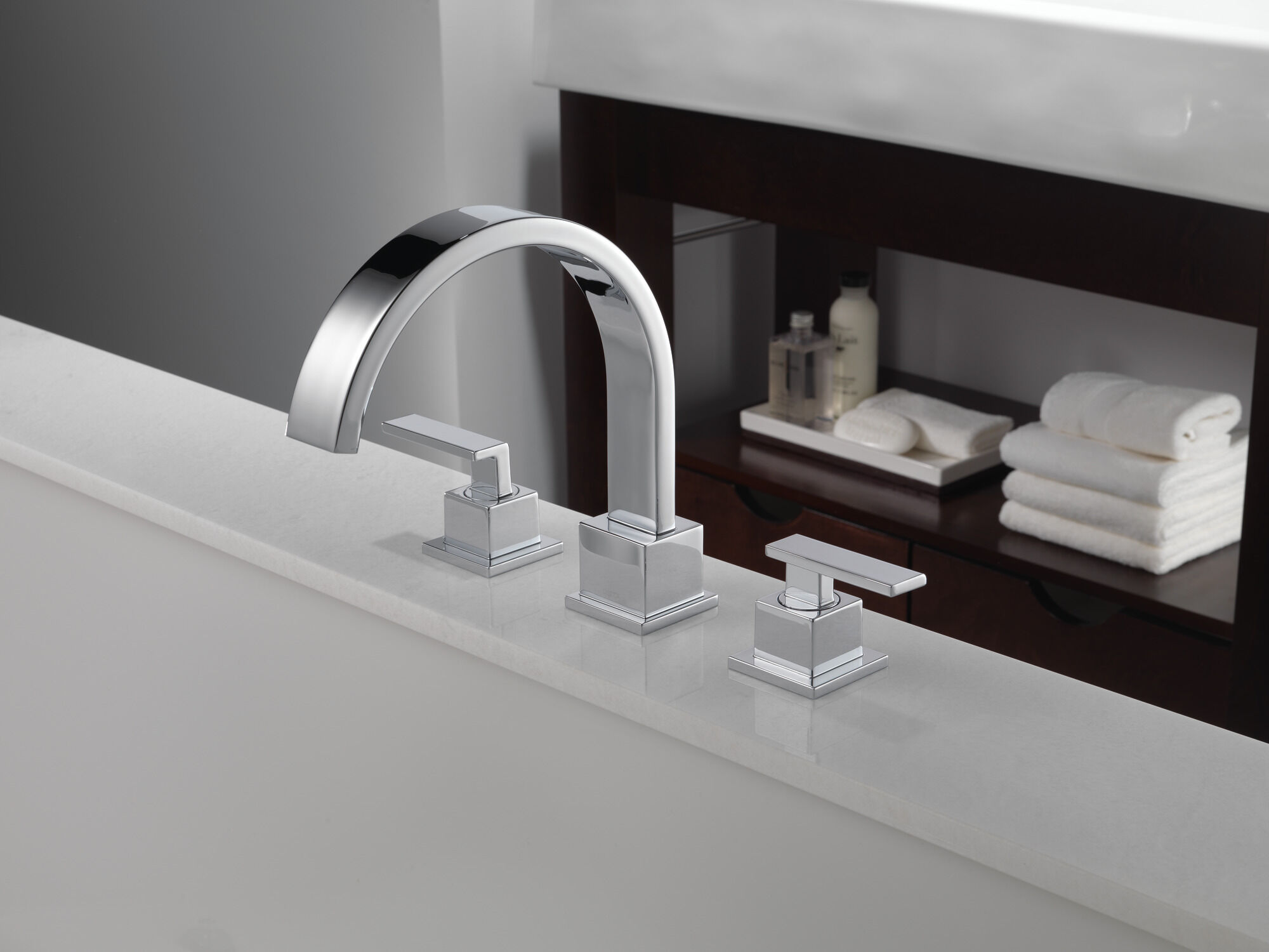 T2753-RB Римская ванна Delta Faucet Vero Венецианская бронза - Вид №4