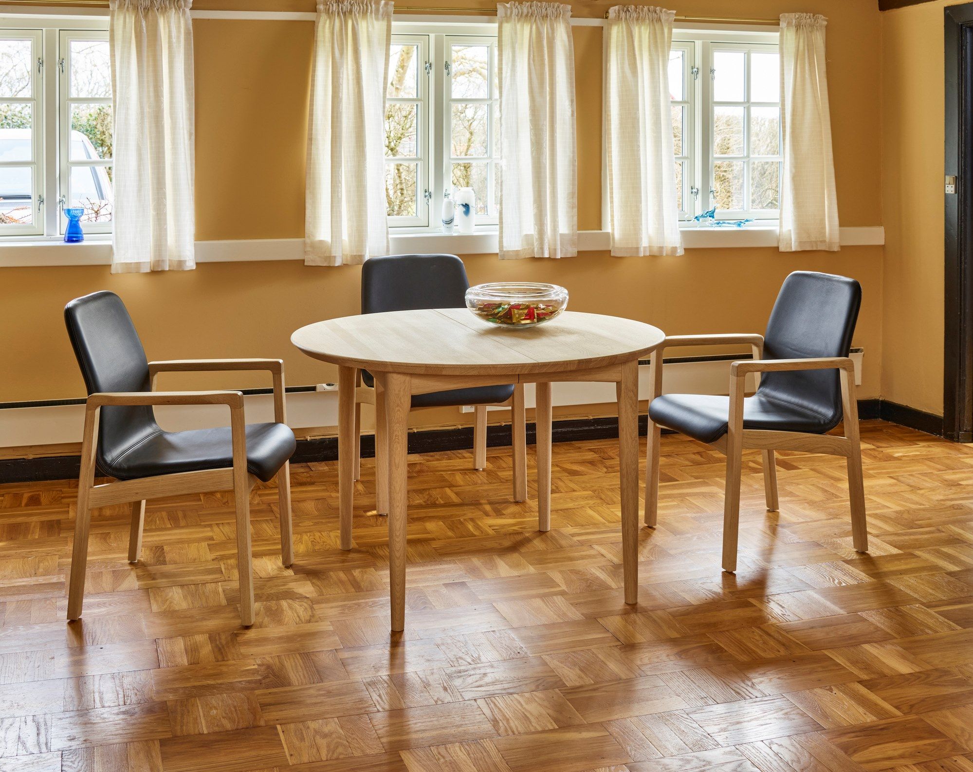 Мягкий стул с подлокотниками Dyrlund 8472ALK ARCH-00104516 - Вид №3