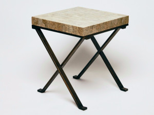 Квадратный журнальный столик