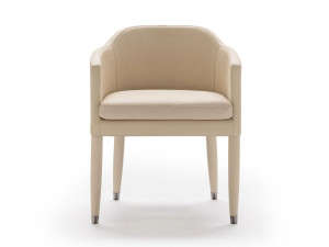 Кожаный стул с подлокотниками