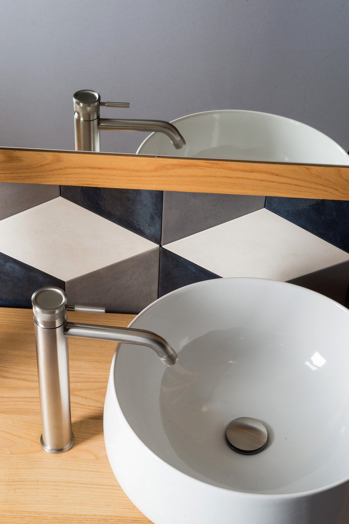 Однорычажный смеситель для раковины из нержавеющей стали с аэратором Tubico Волга ARCH-00022492 - Вид №31