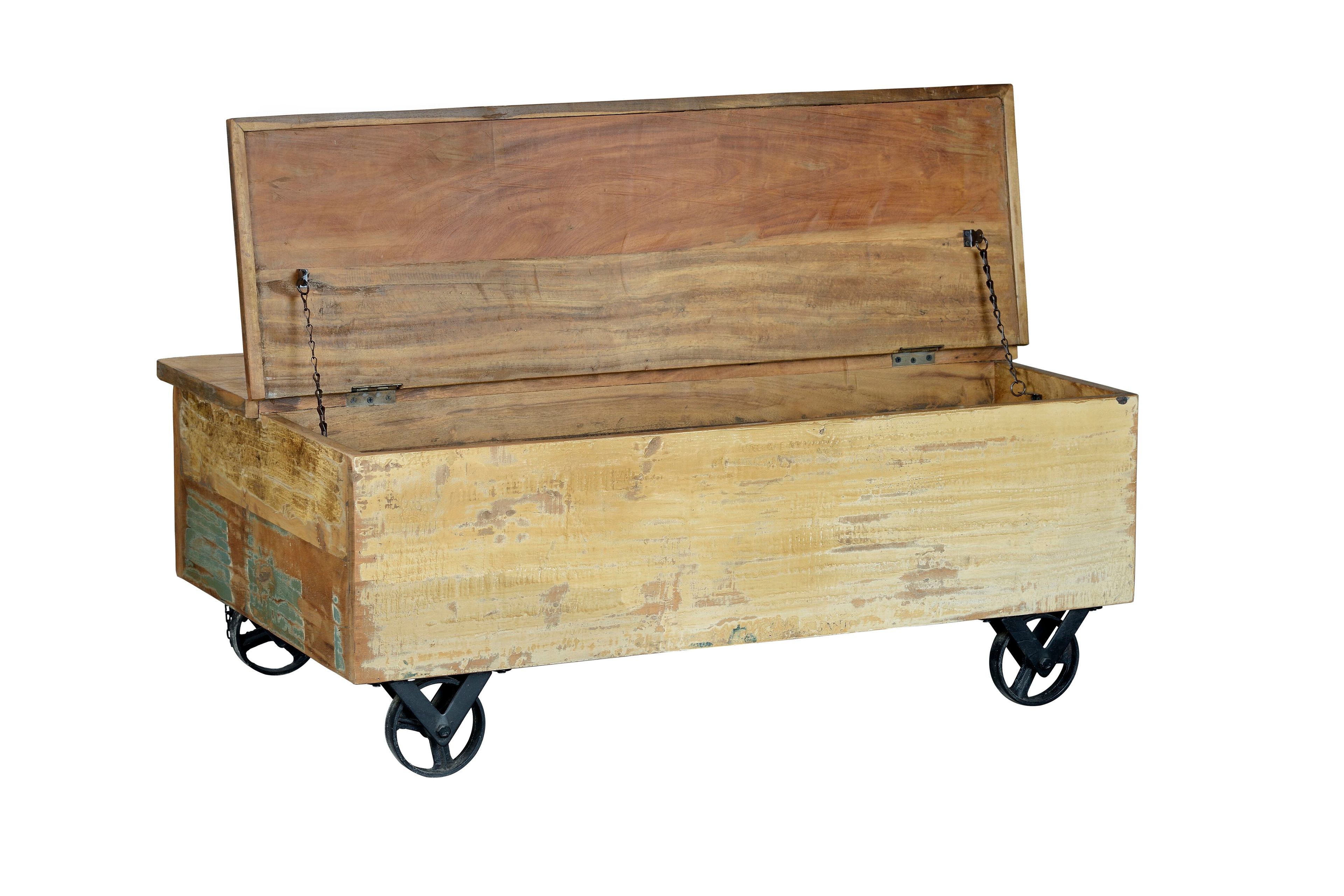 Деревянный прямоугольный журнальный столик с колесами Giner y Colomer Verrier ARCH-00130214 - Вид №2