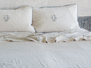 Льняные простыни с трубопроводами