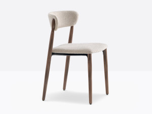 Деревянный мягкий стул