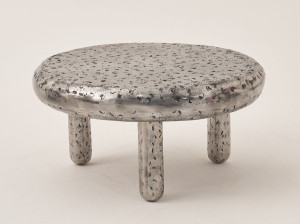 Круглый алюминиевый журнальный столик