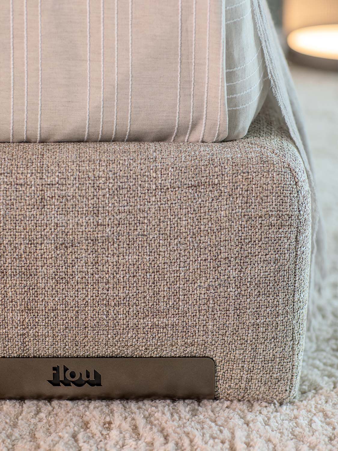 Двуспальная кровать из ткани с мягким изголовьем Flou ATELIERM ARCH-00150147 - Вид №4