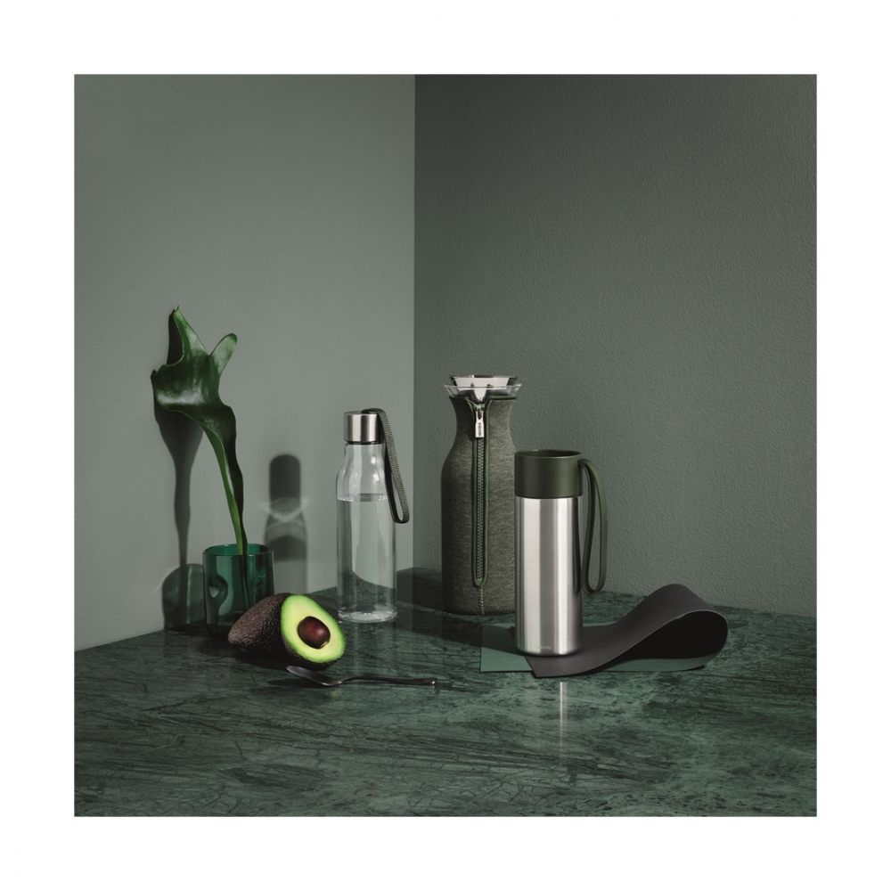 EVA SOLO 567977 Графин Fridge в чехле, 1 л, тёмно-зелёный Боросиликатное стекло, нержавеющая сталь, силикон, полиэстер  - Вид №1