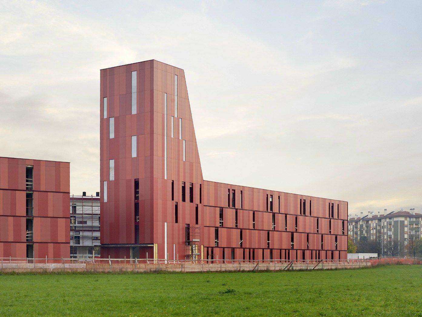 Фасадные и кровельные панели из армированного волокном бетона SWISSPEARL Swisspearl® ARCH-00046860 - Вид №2