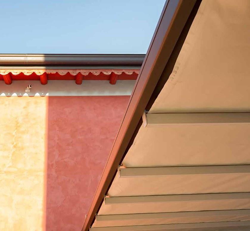 L'Officina by Adami Пергола с несъемным навесом с каналом для сбора воды sun-id-1483790 - Вид №8