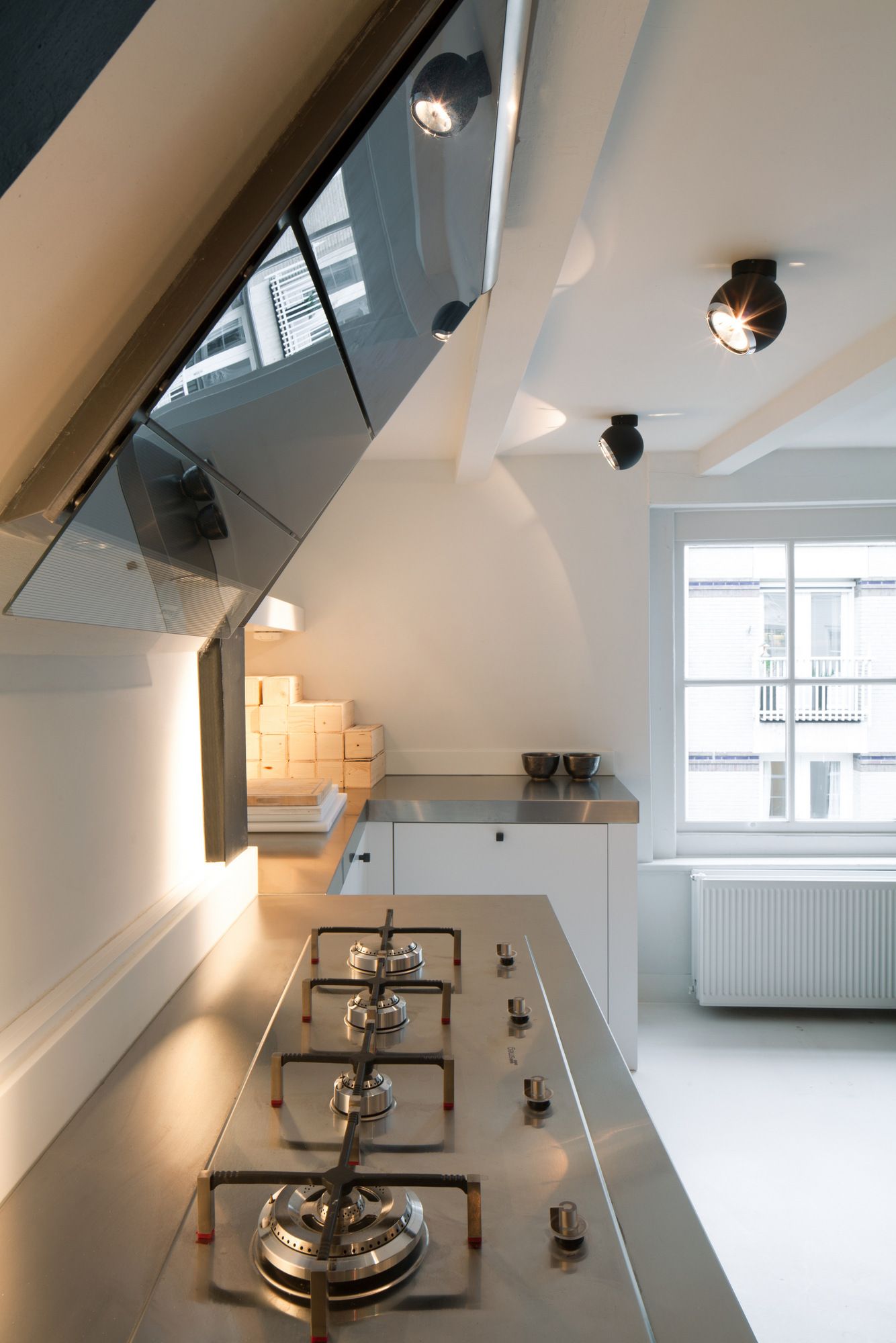 Регулируемый потолочный светодиодный прожектор Modular Lighting Instruments Bolster ARCH-00147526 - Вид №2