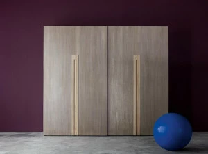 Devina Nais Шкаф из массива дерева с раздвижными дверьми Zero.16