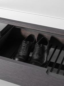 Деревянная скамья для хранения