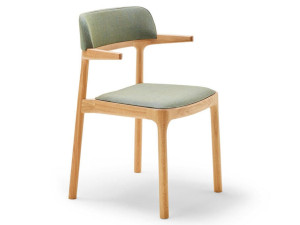 Деревянный штабелируемый стул с мягким сиденьем