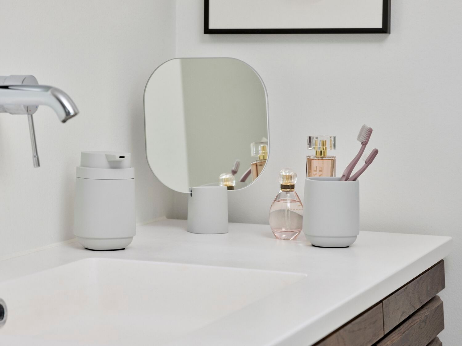 Бетонный Настольный держатель зубной щетки ZONE DENMARK Time ARCH-00071104 - Вид №16