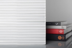 FSRT521 Профиль Castglass выравнивает стекло в дизайне Corduroy + shimmer (горизонтально) Forms-surfaces