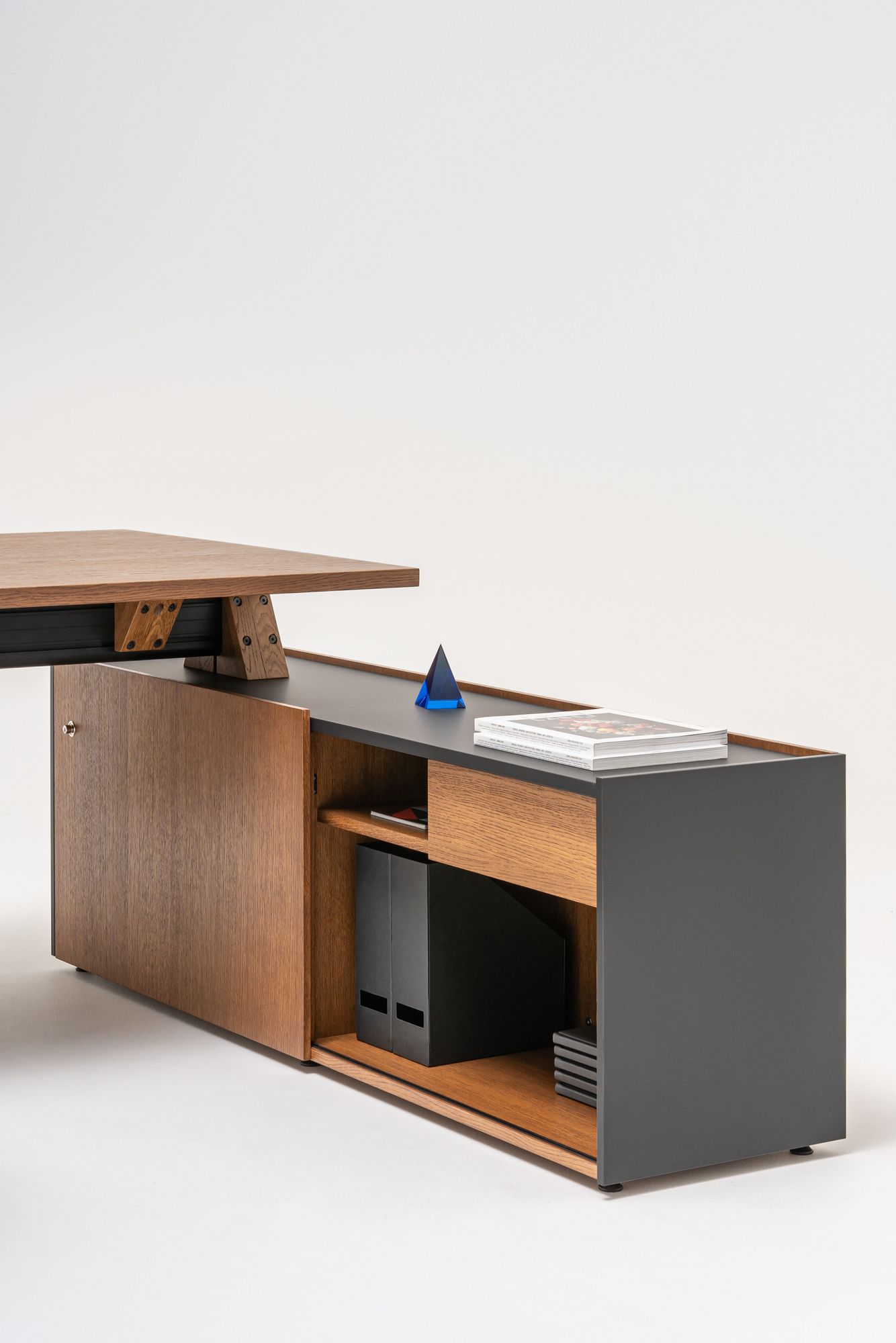 Деревянный угловой секционный стол со встроенной полкой MDD Viga ARCH-00080022 - Вид №15