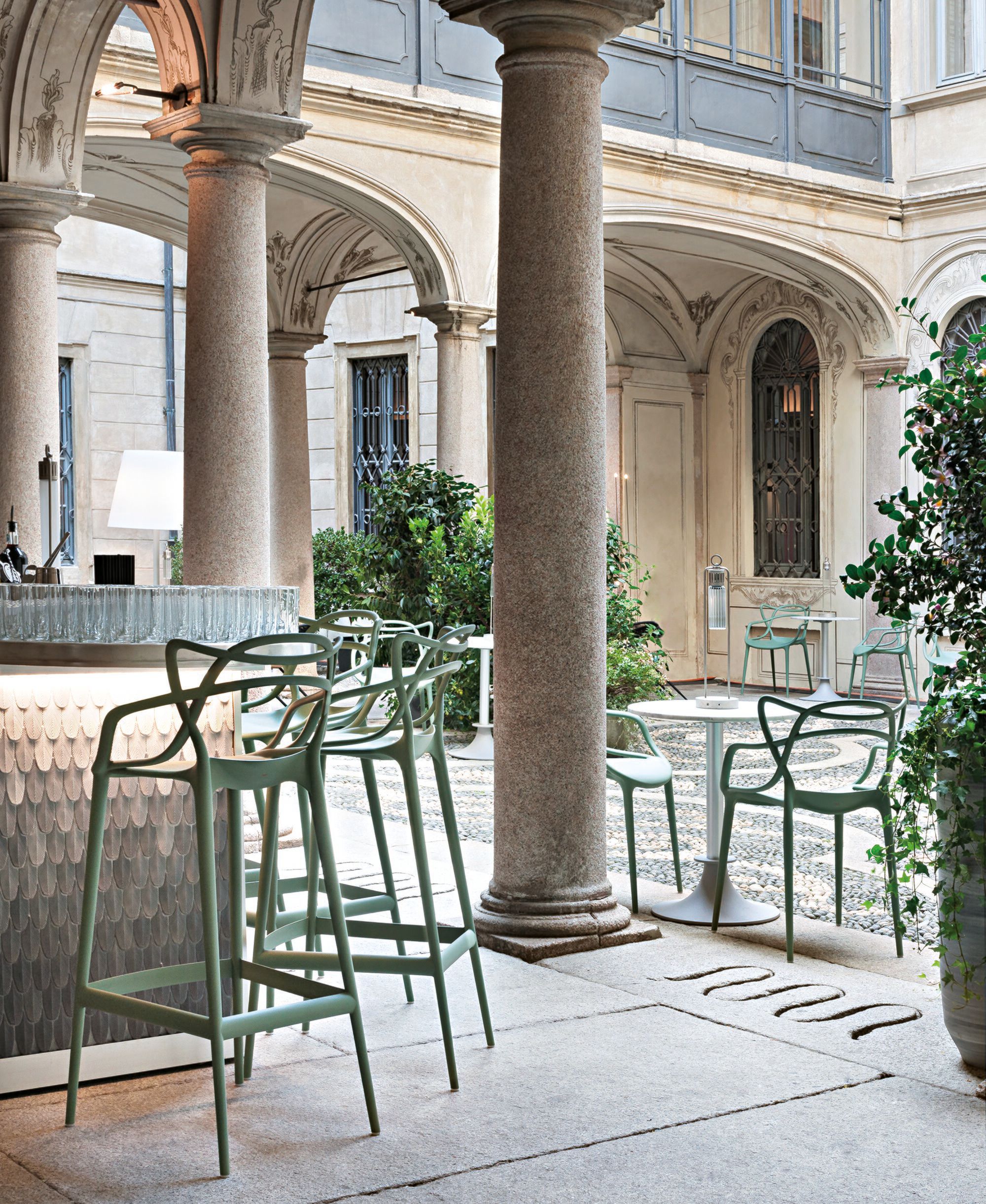 Стул из инженерного пластика с подставкой для ног Kartell Masters ARCH-00140334 - Вид №1