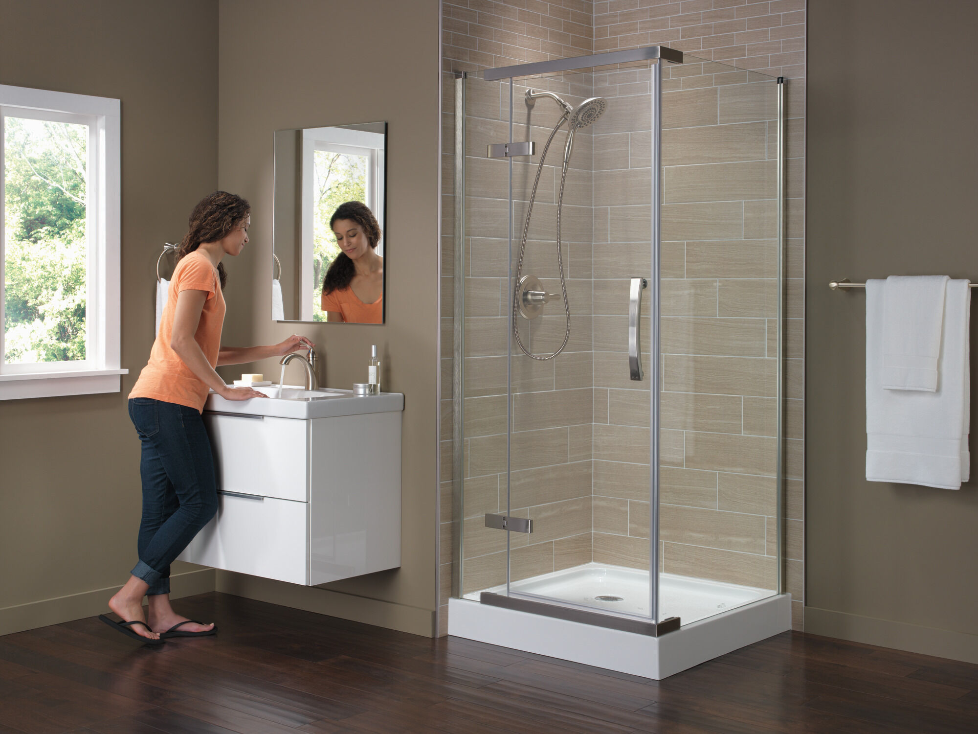 Безрамный душевой уголок 36 x 36 дюймов Delta Faucet B912912-3636-SS - Вид №9