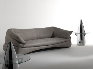 Круглый журнальный столик