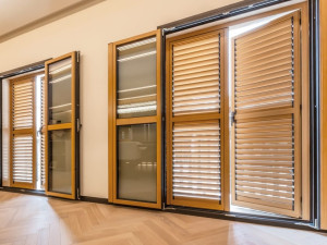 Алюминиевые жалюзи с фиксированными ламелями