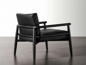 Meridiani Мягкое кожаное кресло с подлокотниками Teresa