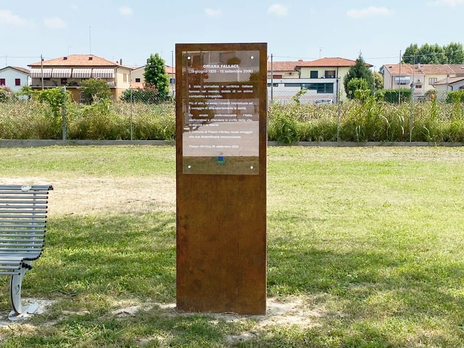 Corten™стальной двухсторонний самонесущий тотем Remor вывески парков ARCH-00040563