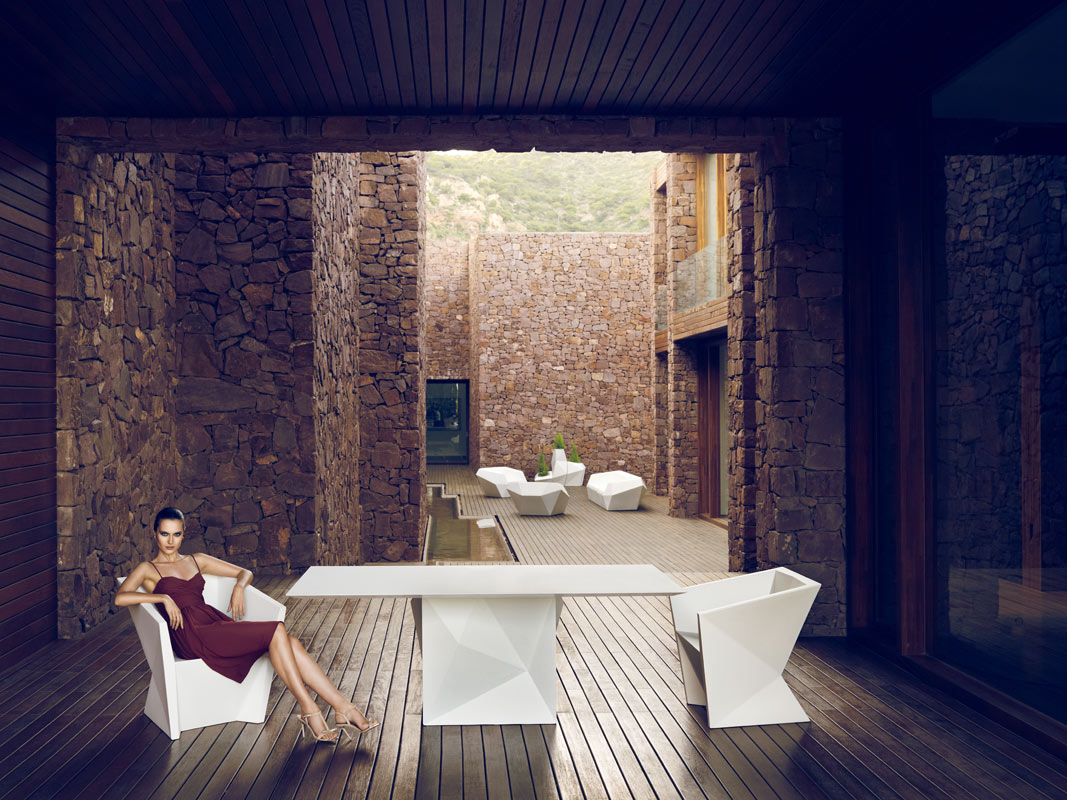 003317 Кресло с подлокотниками Vondom Faz