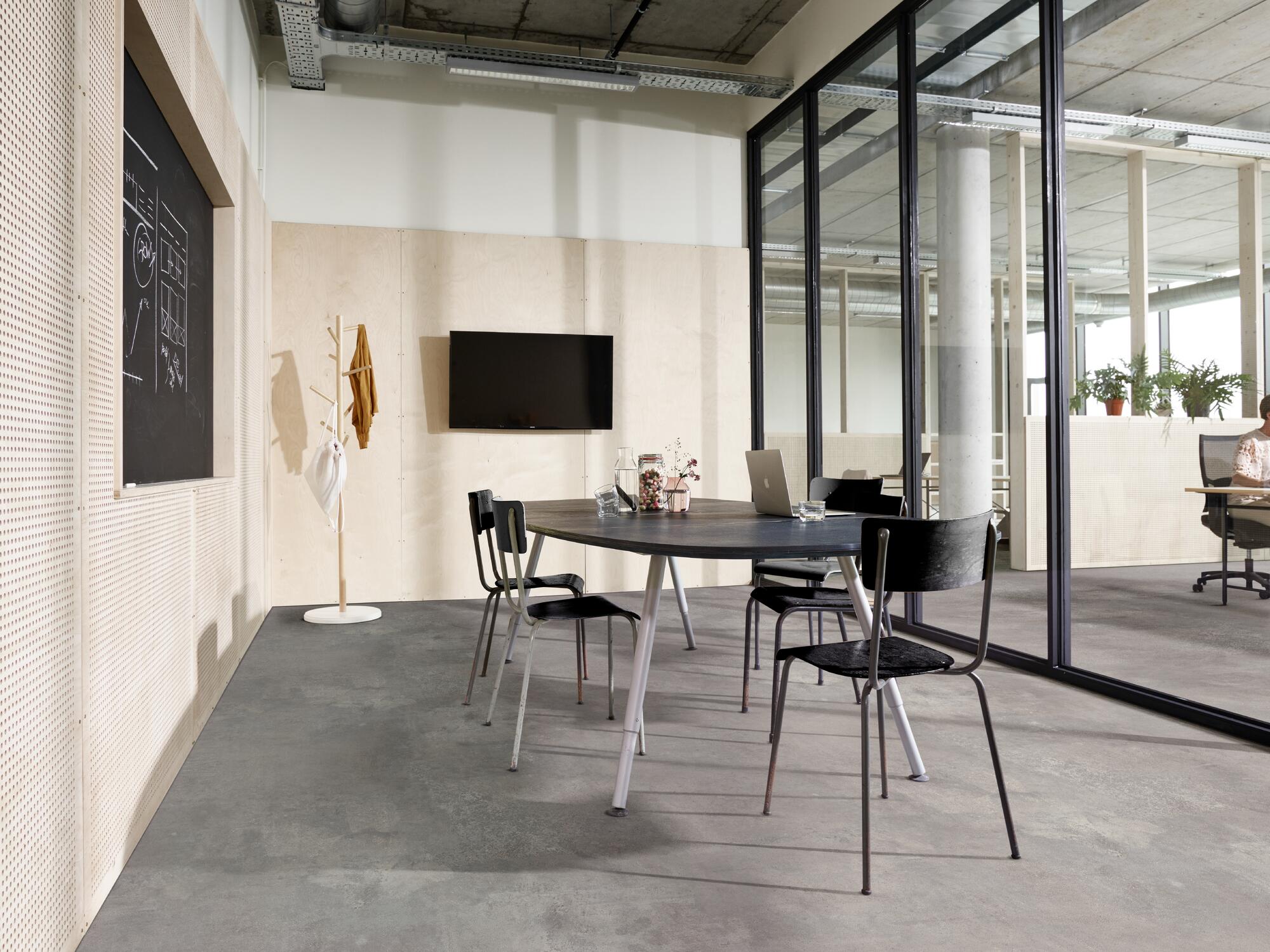 Противоскользящий виниловый пол с эффектом цемента BEAUFLOR Phonitec ARCH-00046257 - Вид №3