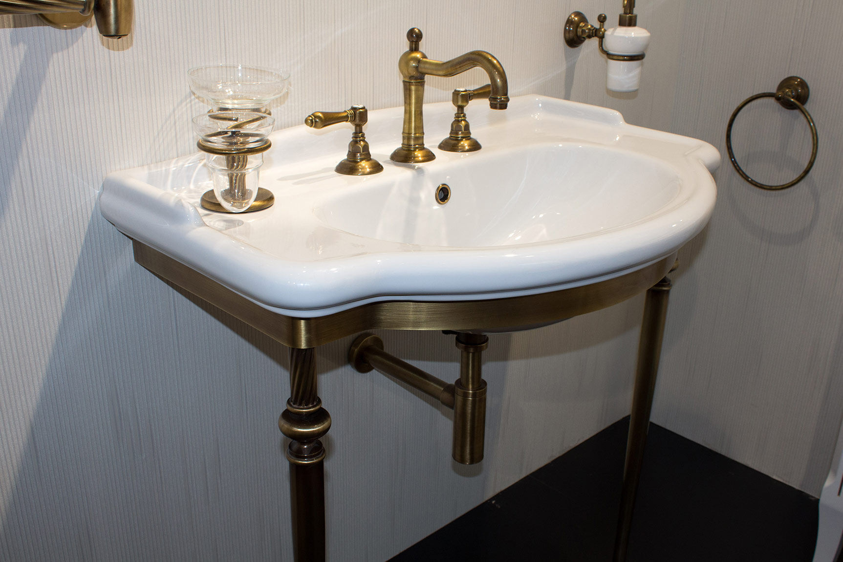 1427 ** 18 Смеситель для умывальника с поворотным изливом Nicolazzi Series Traditional  - Вид №11