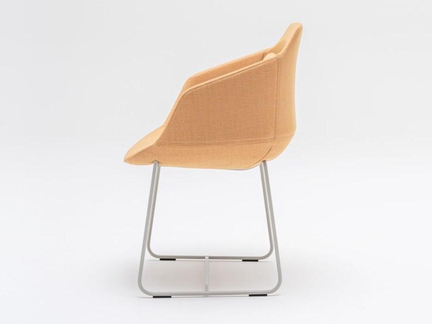 MDD Стул с обивкой из ткани с подлокотниками Ultra Ufp5 - Вид №1