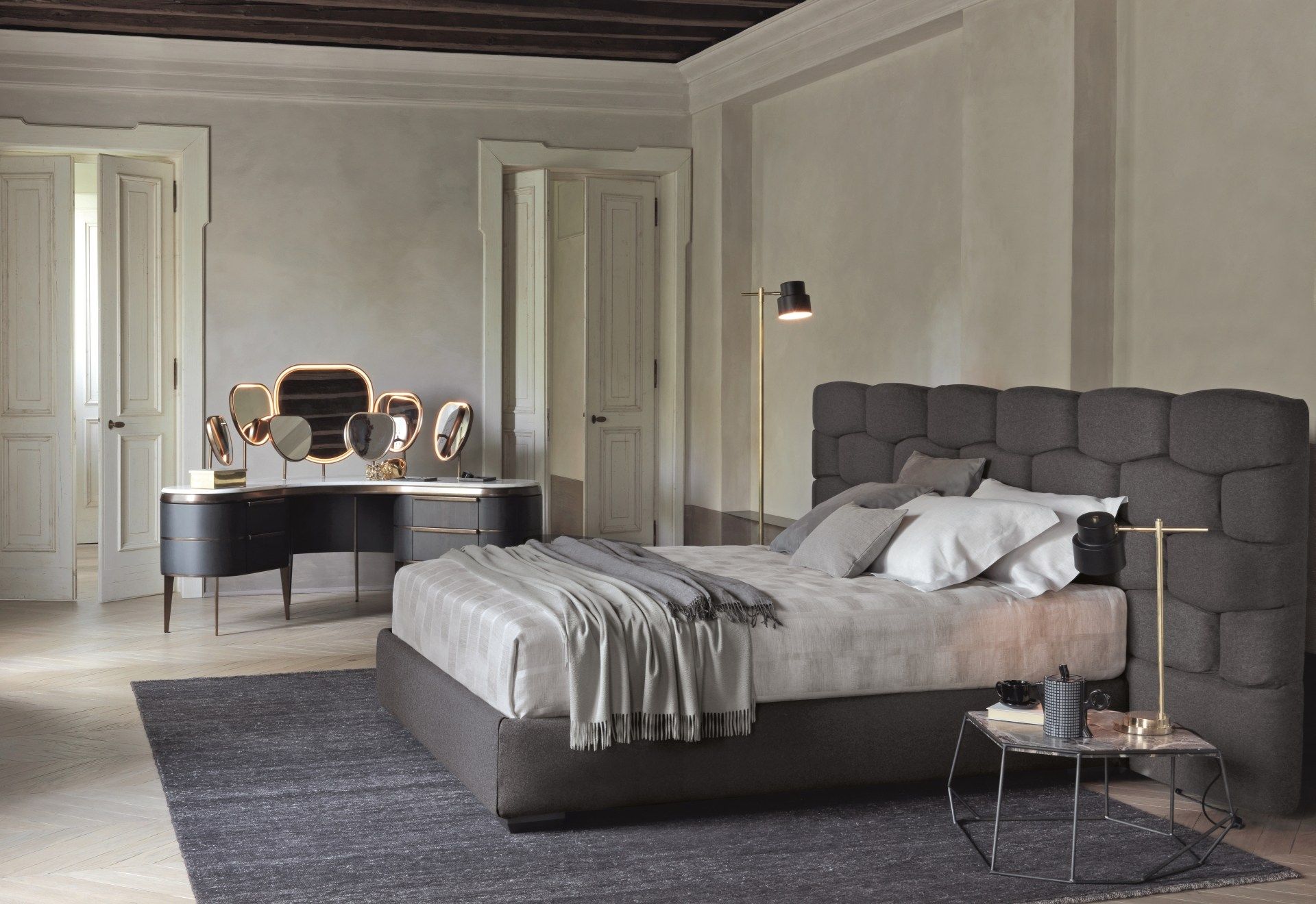 Двуспальная кровать с мягким изголовьем Flou MAJAL ARCH-00086376 - Вид №6