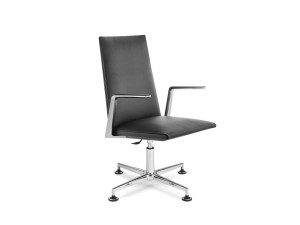 Кожаный офисный стул с подлокотниками с 4 спицами