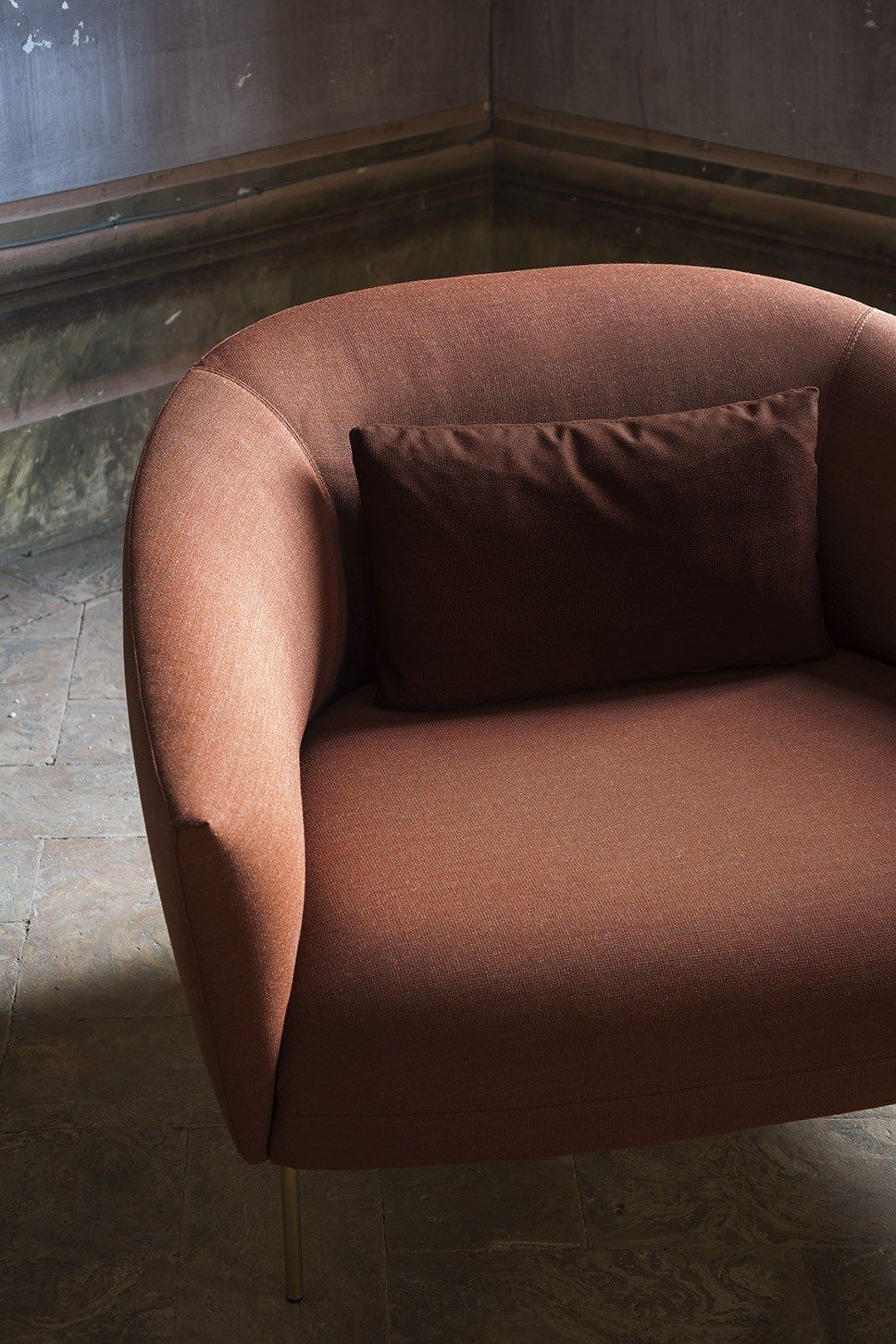 Тканевое кресло с подлокотниками Tacchini Рим ARCH-00128360 - Вид №2