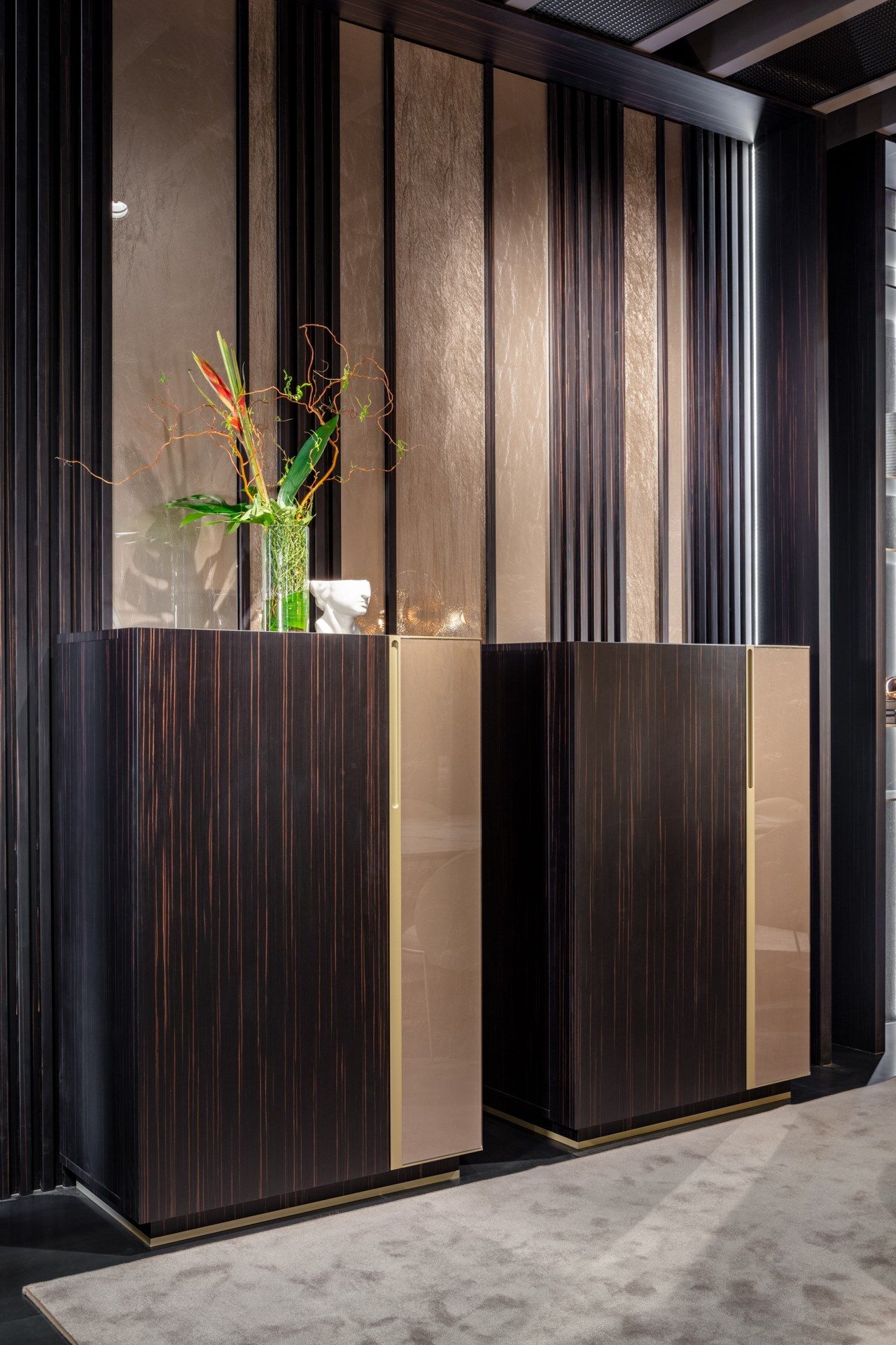 Буфет из черного дерева со встроенным освещением Sicis Island ARCH-00092105 - Вид №1