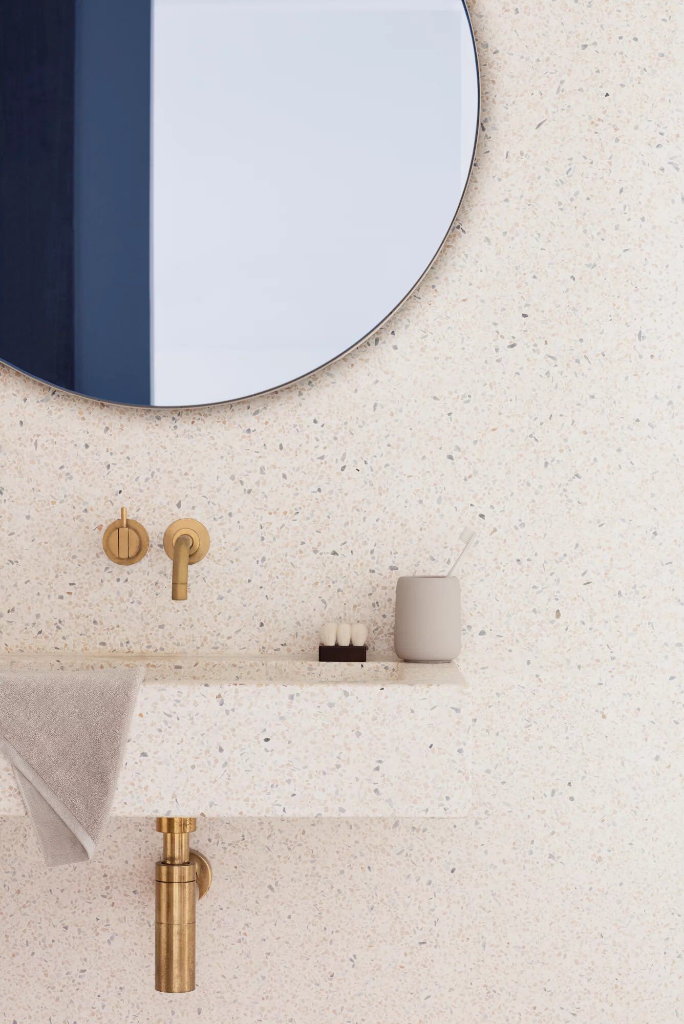 Настенное круглое зеркало для ванной комнаты blomus Rim ARCH-00003153 - Вид №3