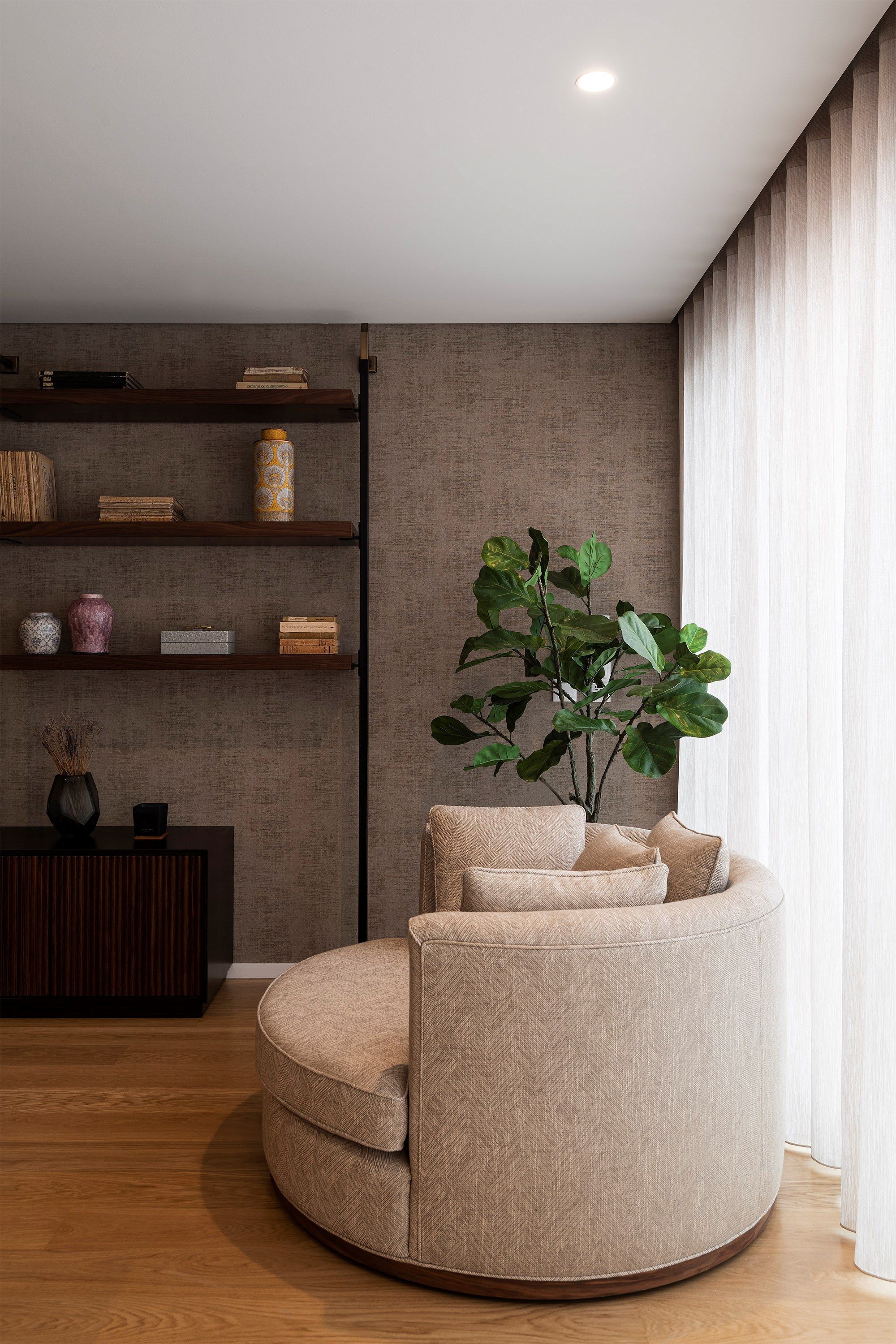 Бархатное кресло с подлокотниками Stylish Club ARCH-00054062 - Вид №9