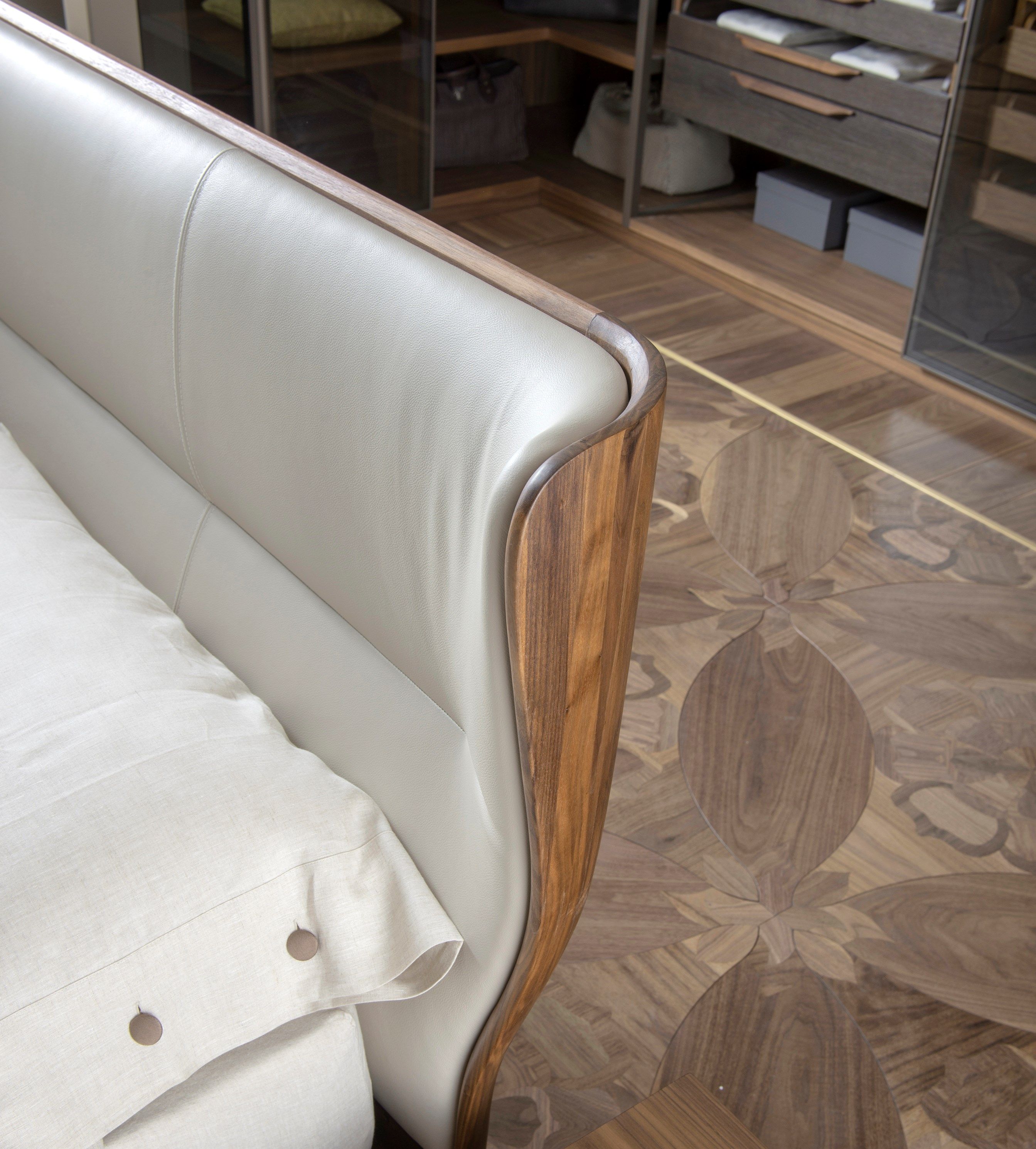 Двуспальная кровать из грецкого ореха Arte Brotto ARCH-00047414 - Вид №2